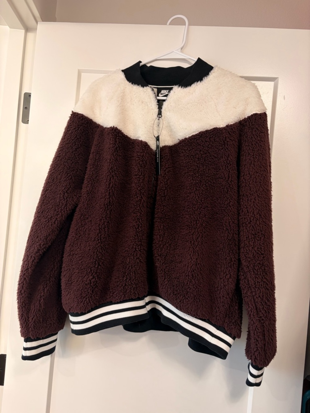 NWT Nike Heritage Sherpa Bomber Jacket - Burgundy Crush - Women’s XXL - Picture 2 of 5